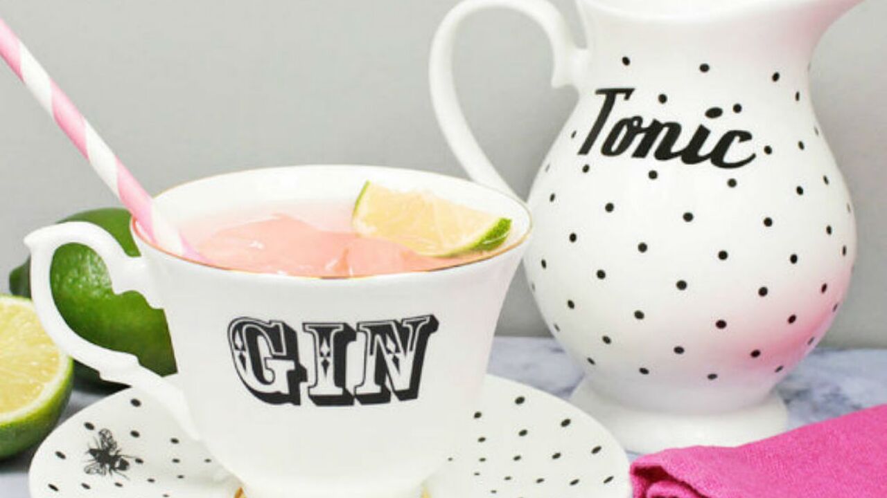 Illustratie voor: Verantwoord Gin & Tonic’s drinken op elk tijdstip? Dat kan met deze Gin & Tonic Tea!