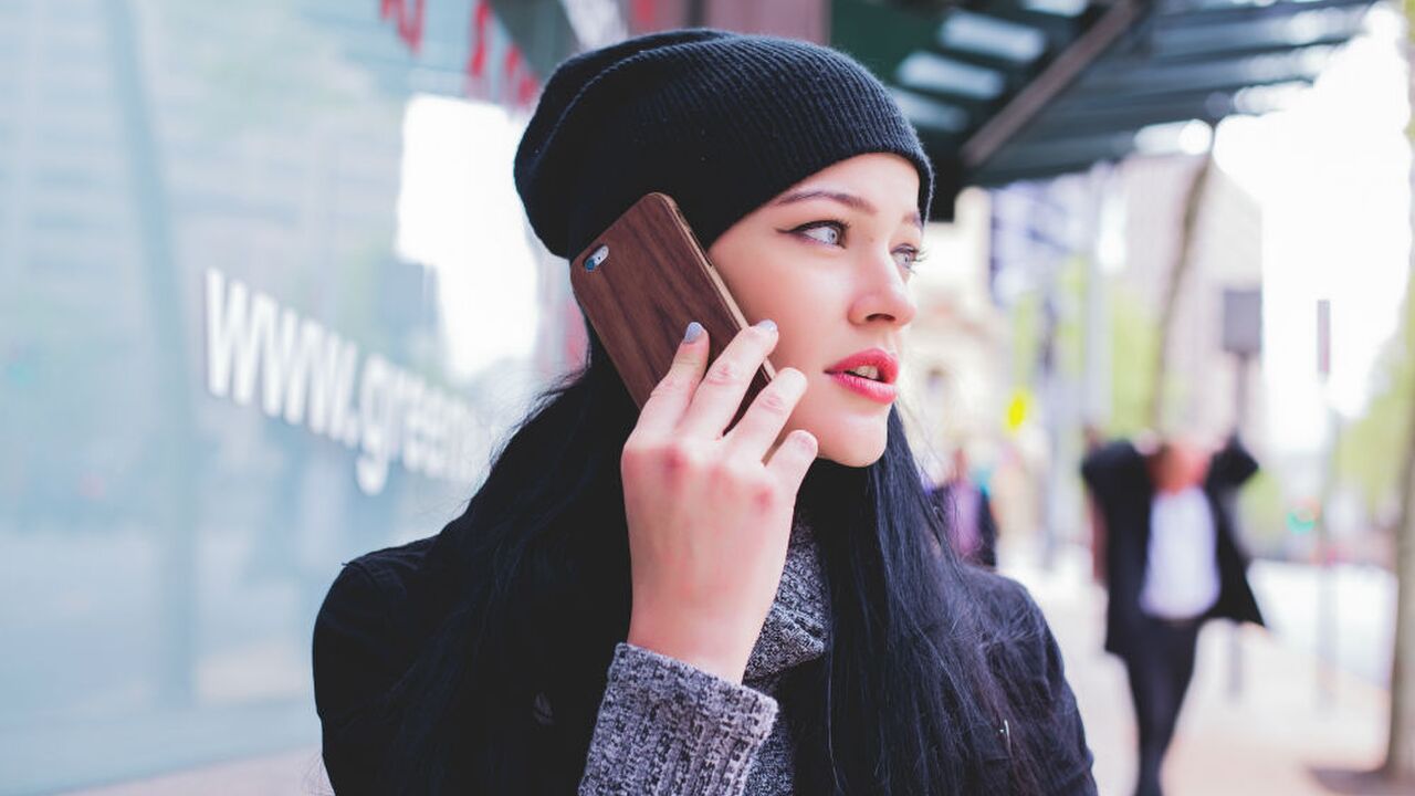 Illustratie voor: Vrienden kwijt? Je kunt ze vanaf nu live volgen via WhatsApp