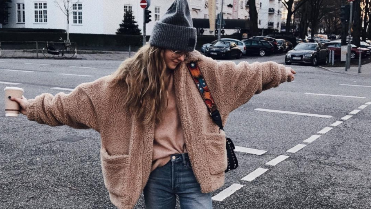Illustratie voor: Zo kom je stylish voor de dag in je winterjas