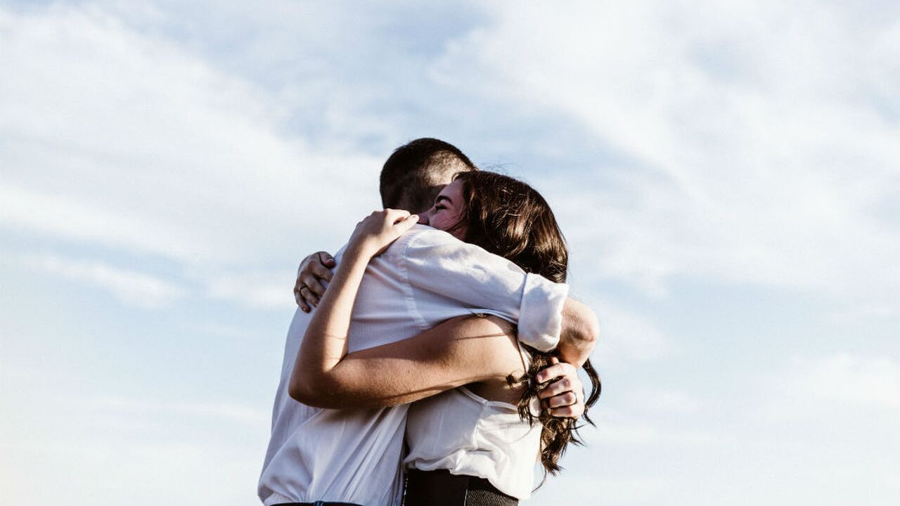 Illustratie voor: Zo blijf je onafhankelijk in een lange relatie