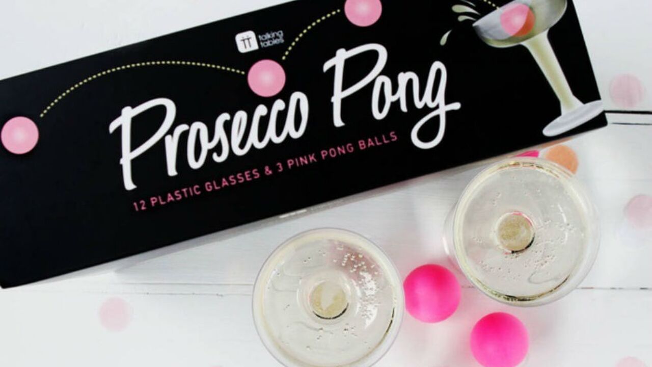 Illustratie voor: Deze Prosecco Pong is wat je nodig hebt voor de feestdagen (of het weekend)