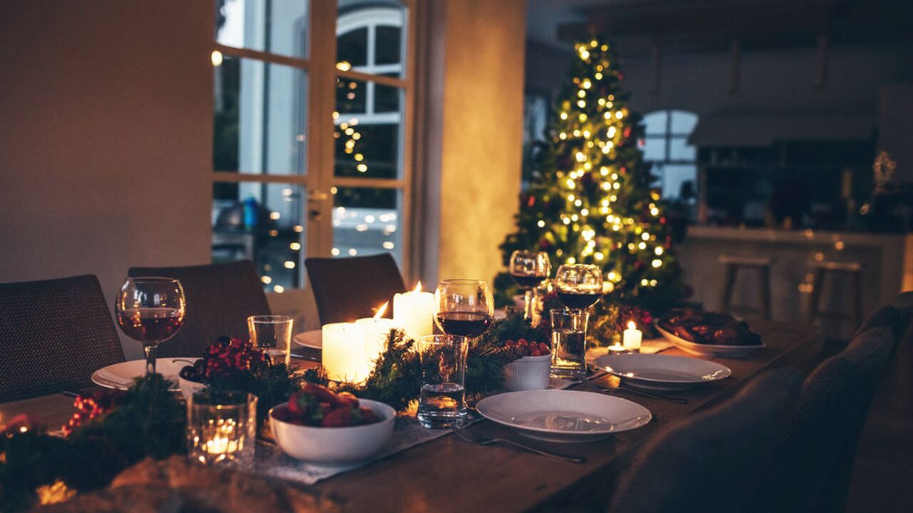 Illustratie voor: Kerst hoeft geen dikmakertje te zijn met dit gezonde drie-gangenmenu