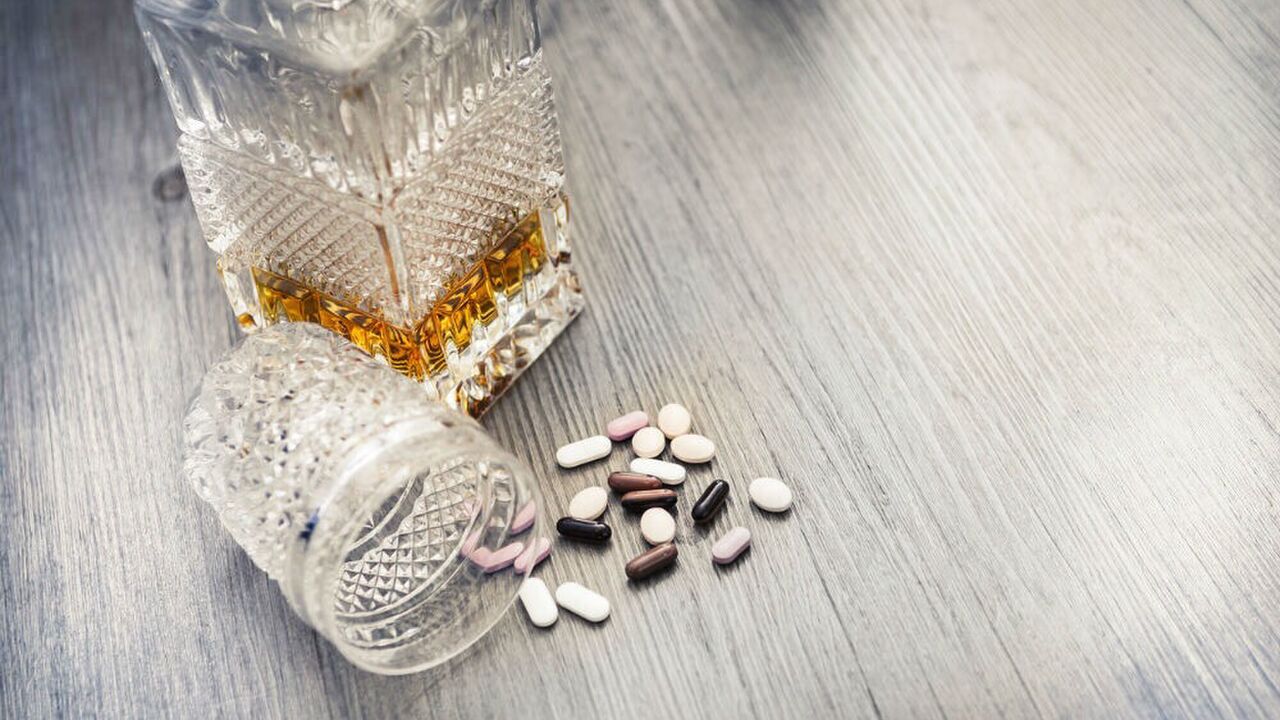Illustratie voor: Alcohol vs Drugs: is een pilletje echt schadelijker dan alcohol?