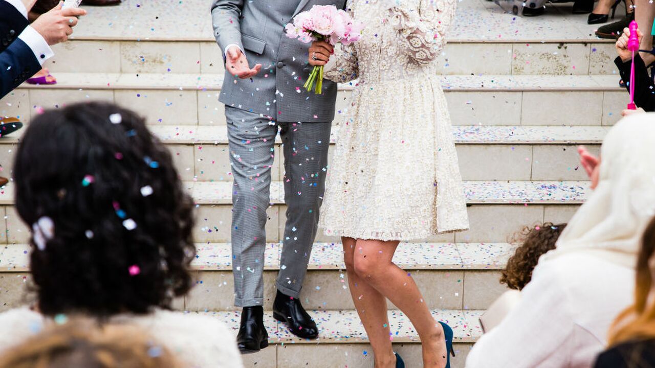 reden waarom vrouwen geen aanzoek doen trouwen fem fem