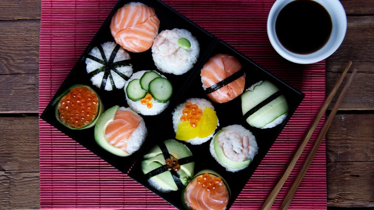 Illustratie voor: Sushi met een twist: heerlijke sushi bonbons