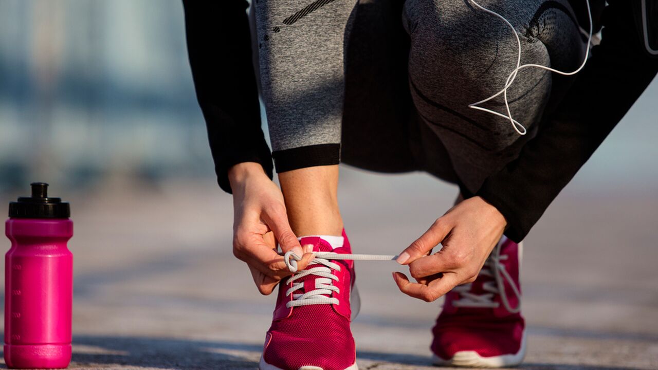 Illustratie voor: Plogging: dé nieuwe Zweedse hardlooptrend