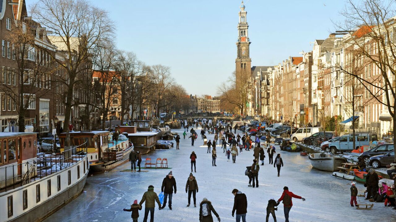 Illustratie voor: Kunnen we einde week schaatsen op de Amsterdamse grachten?