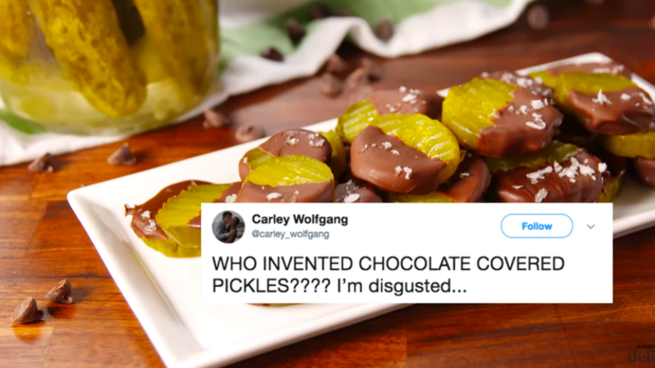 Illustratie voor: Augurk gedipt in chocolade: de nieuwste snack trend in Amerika