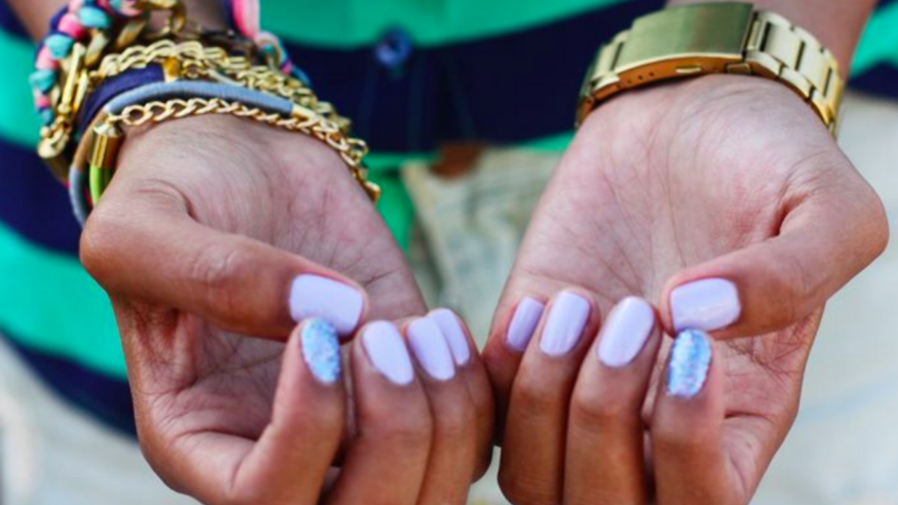 Illustratie voor: Dit zijn de nagellak kleuren voor aankomende zomer
