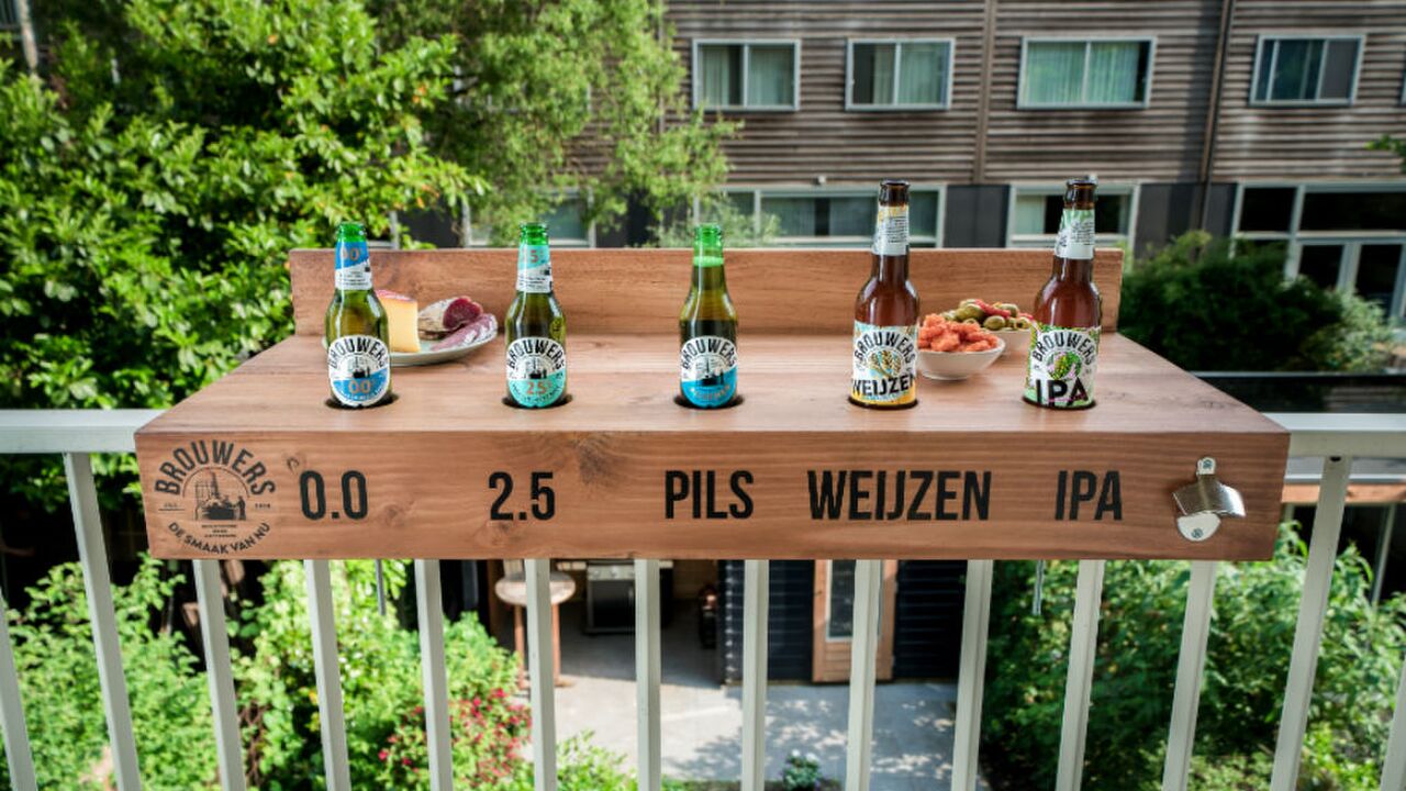 Illustratie voor: Waarom de Brouwers Balkonbar jouw balkon helemaal zomer ready maakt