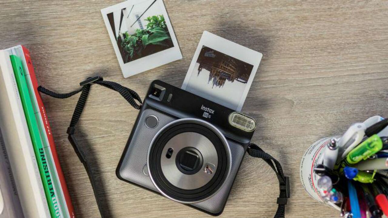 Illustratie voor: Lekker nostalgisch: de Instax SQ6 polaroid camera