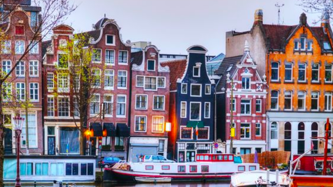 Illustratie voor: Dé spots in Amsterdam om dit weekend naartoe te gaan