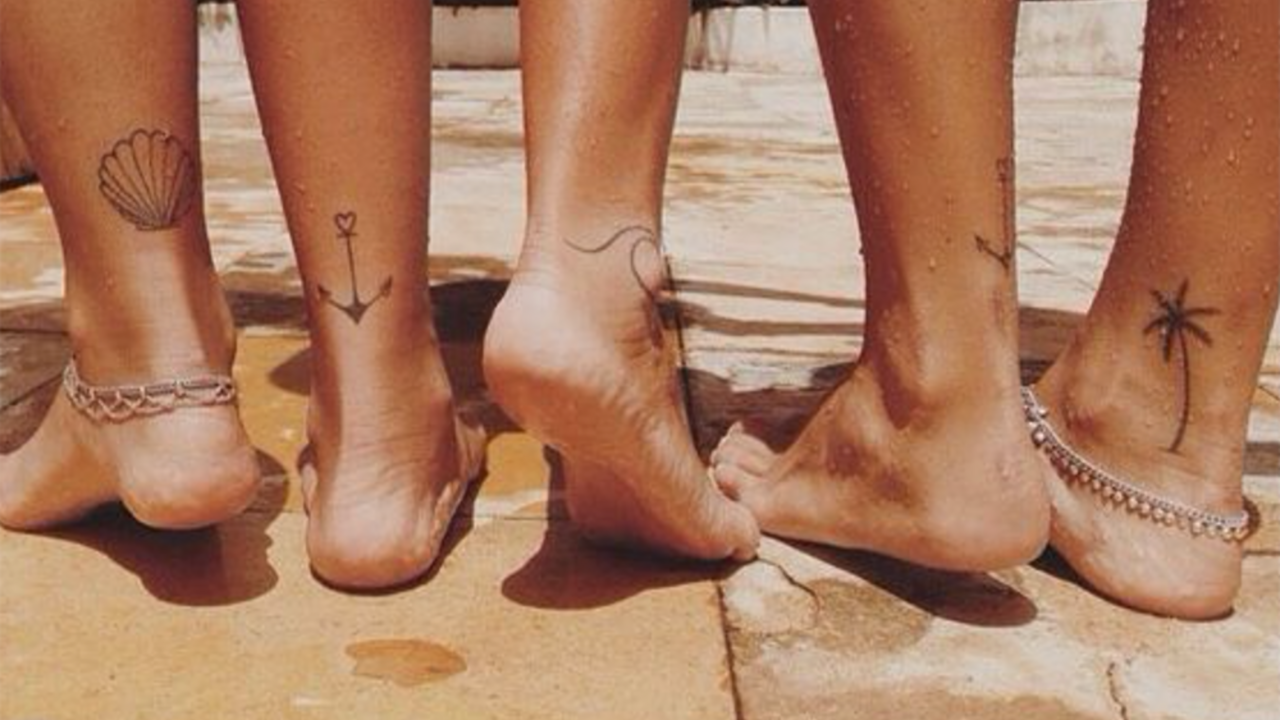 Illustratie voor: Inspiratie: de leukste kleine tattoo’s voor de zomer