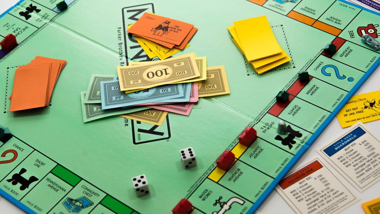 Illustratie voor: Zo maak je van Monopoly een gezellig drankspel
