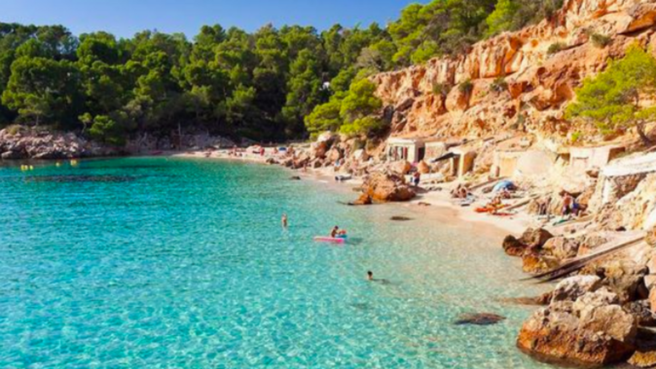 Illustratie voor: 5 x hier wil je heen op Ibiza