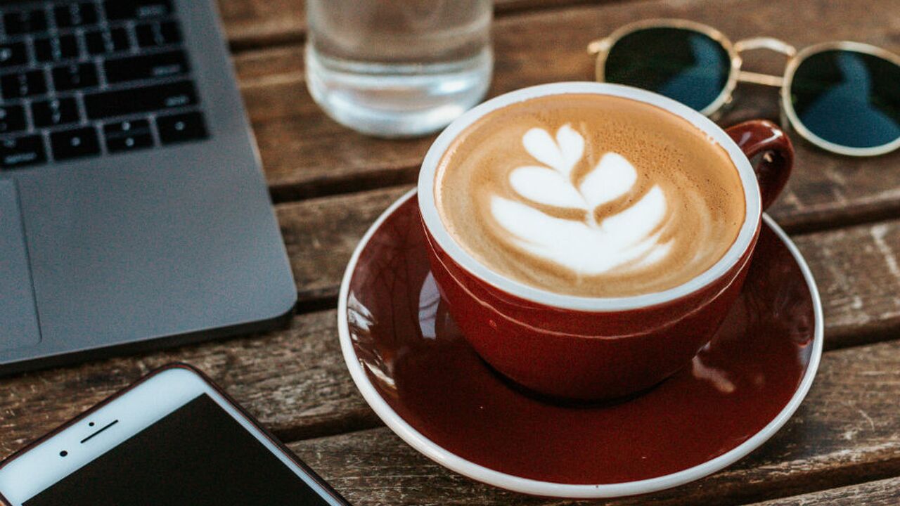 Illustratie voor: Voor iedereen die op de maandag niet zonder koffie kan