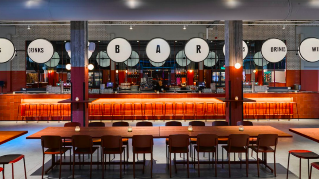 Illustratie voor: Foodliefhebbers in Rotterdam: Foodhallen heeft haar deuren geopend