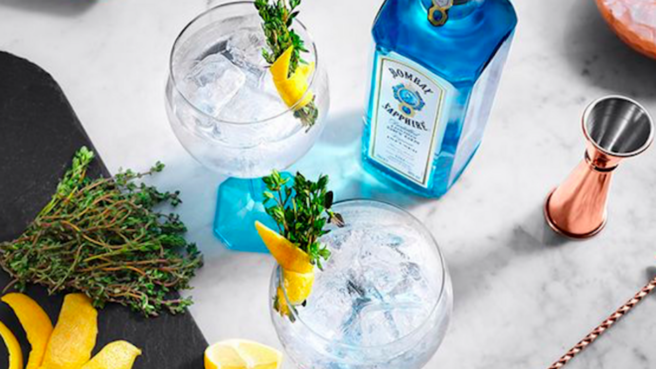 Illustratie voor: Droombaan in de aanbieding: de wereld rondreizen en gin drinken