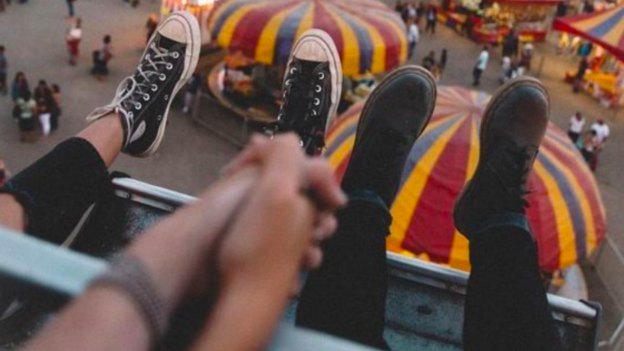 Illustratie voor: Vind jouw nieuwe liefde tussen de 500 vrijgezellen mannen op dit festival