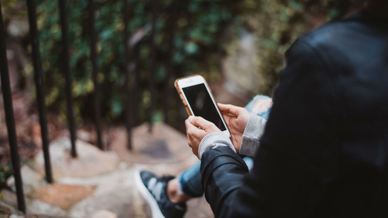 Illustratie voor: Waarom het soms oké is om iemand te dumpen via een appje