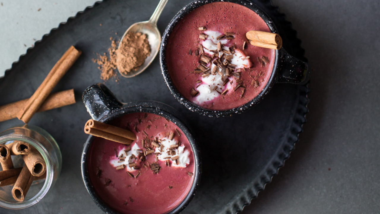 Illustratie voor: 15 soorten chocolademelk die je thuis kunt maken