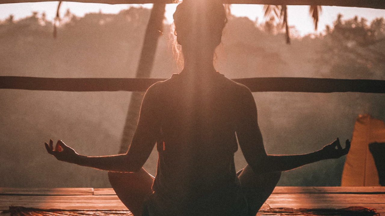 Illustratie voor: 5 keer yoga poses die goed zijn voor je billen