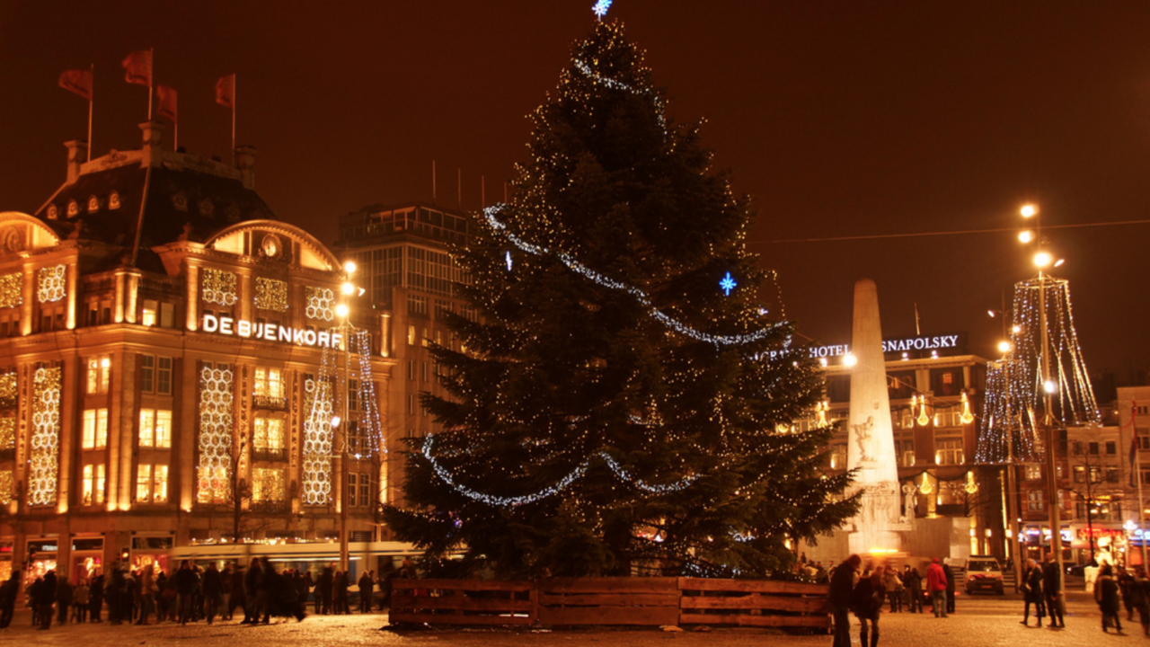 Illustratie voor: Deze gigantische kerstmarkt komt weer naar Amsterdam