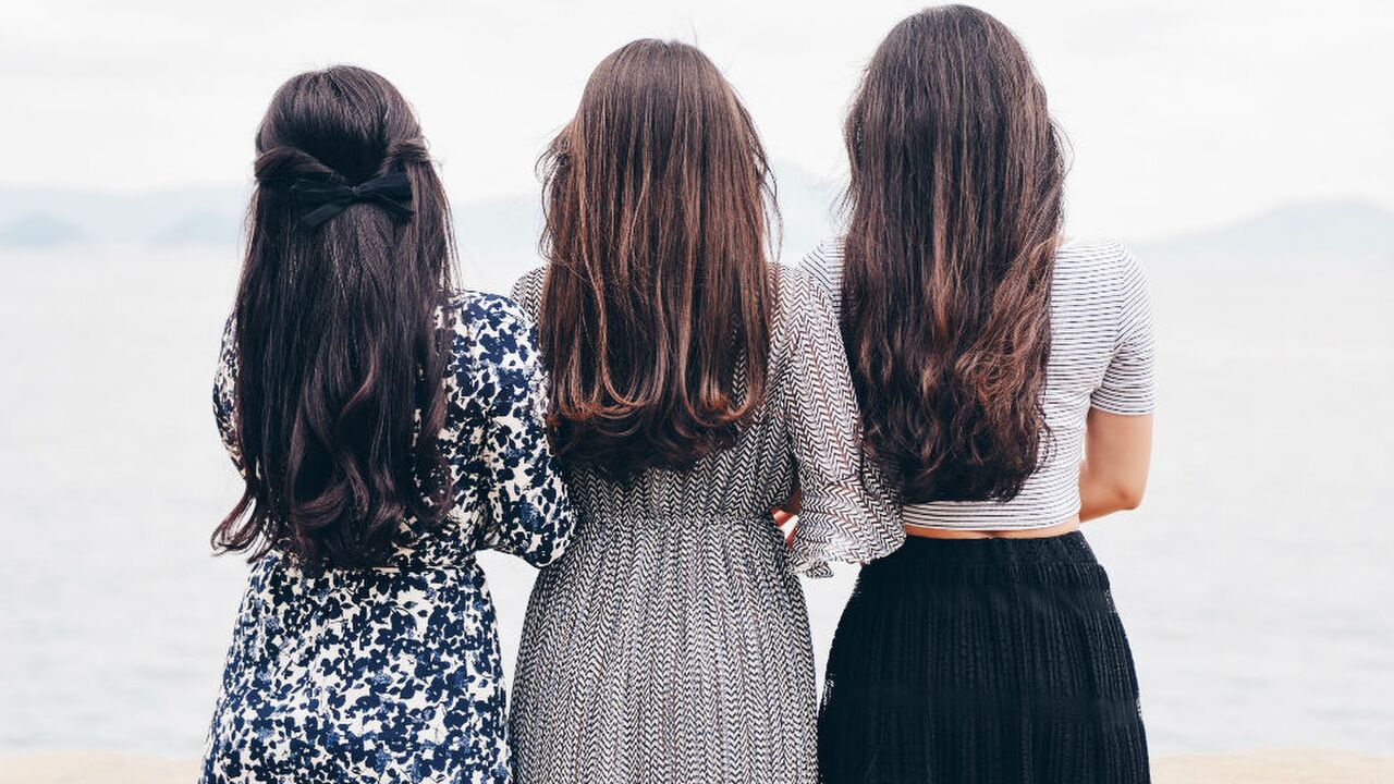 Illustratie voor: Beautyguide: Gezond je haar stylen met een warmtetool