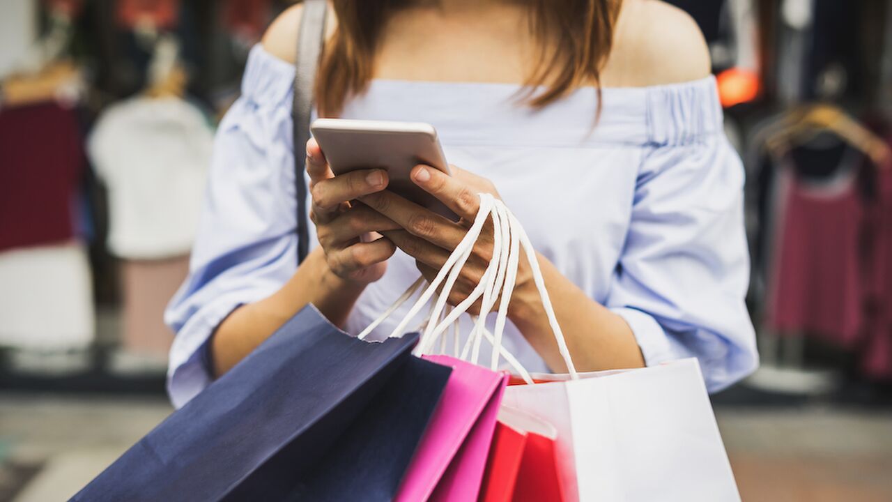 Illustratie voor: Sale liefhebbers opgelet: hoe slecht is veel en goedkoop shoppen nou eigenlijk?