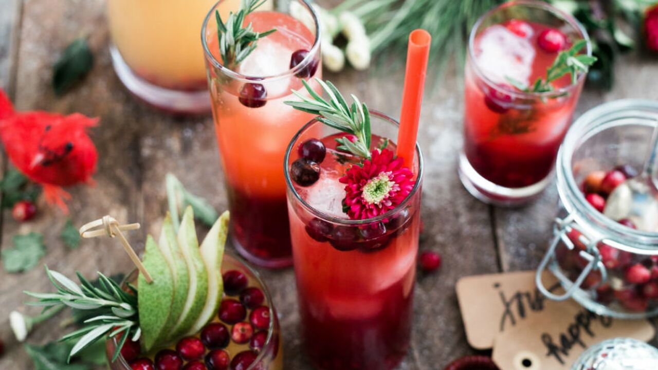 Illustratie voor: Dit zijn de lekkerste low-calorie cocktails om zelf te maken