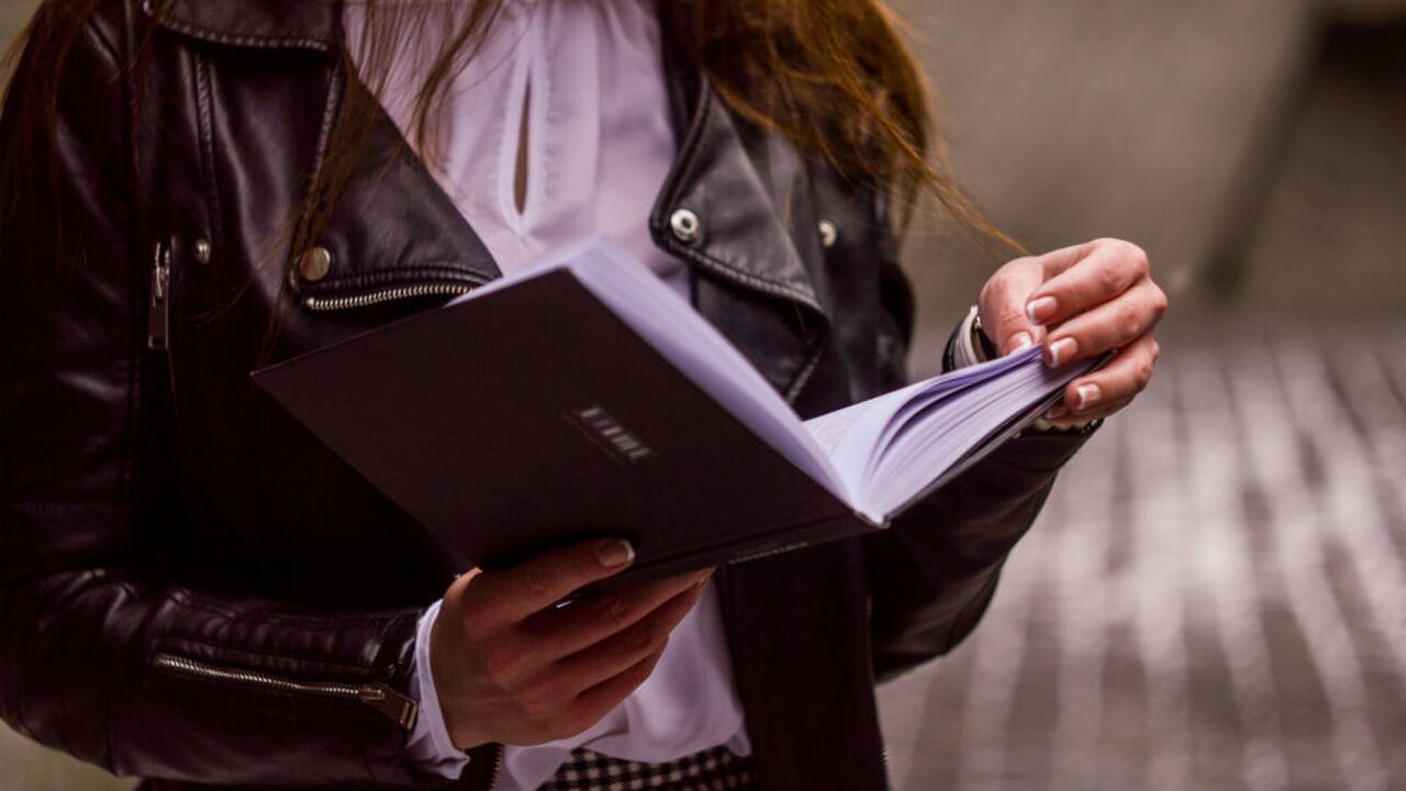 Illustratie voor: Een verzameling van de mooiste poëzie boeken van het moment