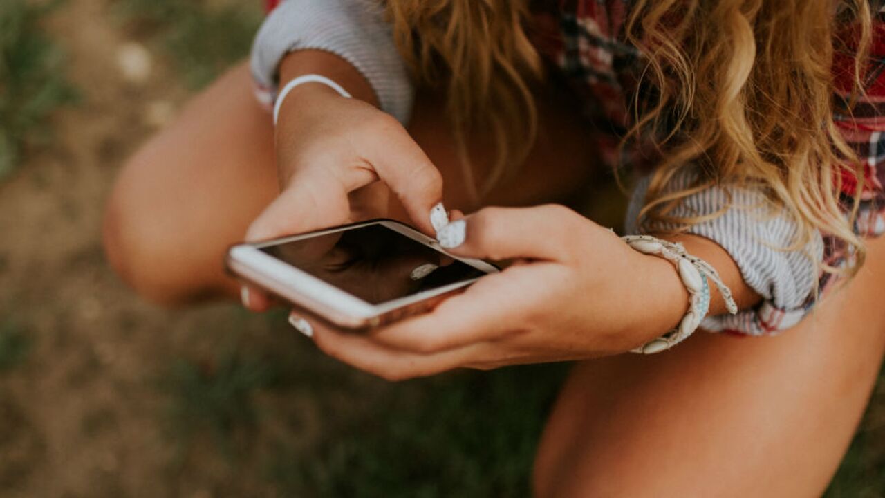 Illustratie voor: Groepsgesprekken weigeren op WhatsApp is nog nooit zo simpel geweest