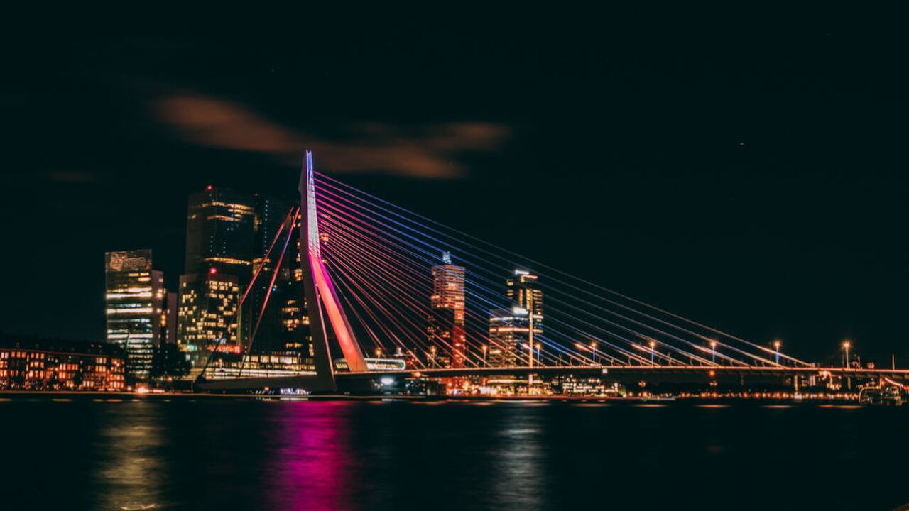 Illustratie voor: De grote terrassen encyclopedie: de verborgen parels van Rotterdam