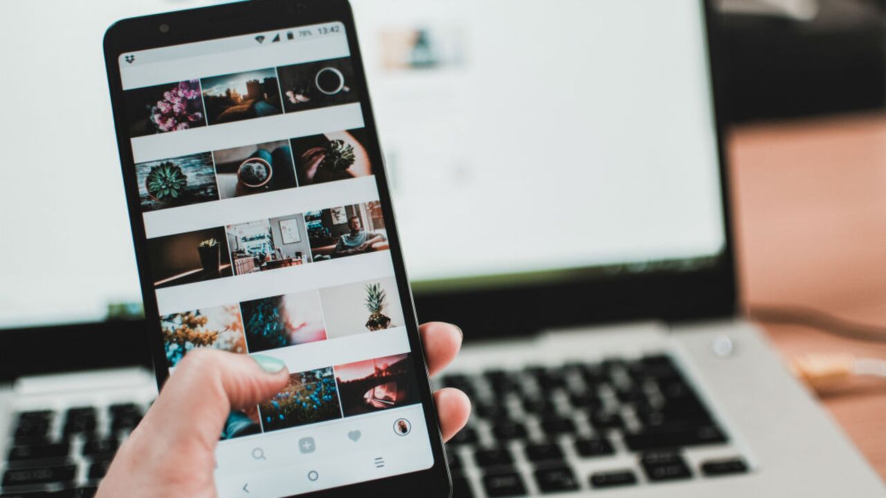 Illustratie voor: Science says: meisjes maken vaker gebruik van social media dan jongens