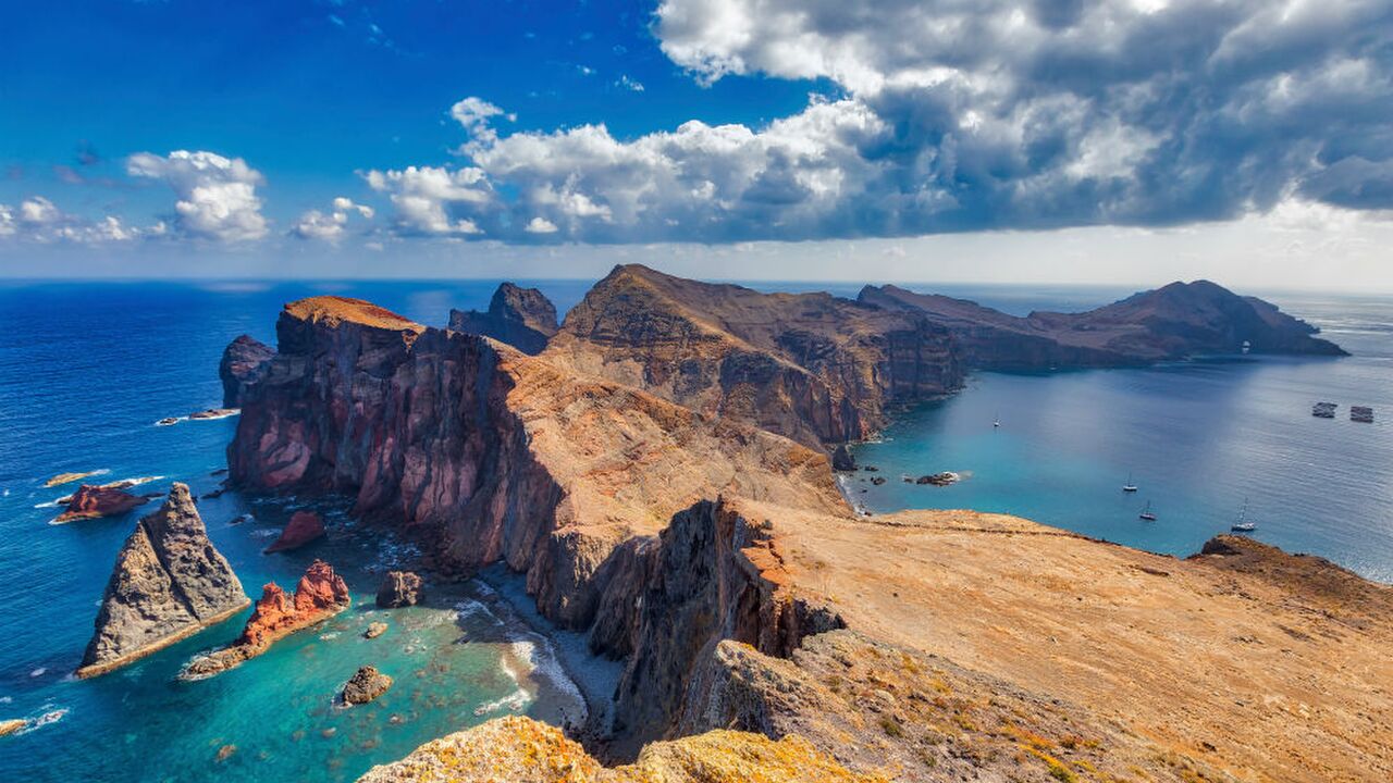 Illustratie voor: Dit eiland is officieel bekroond tot het mooiste eiland van Europa
