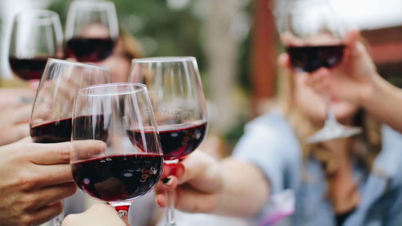 Illustratie voor: Waarom je dit weekend wijn wil drinken in Utrecht