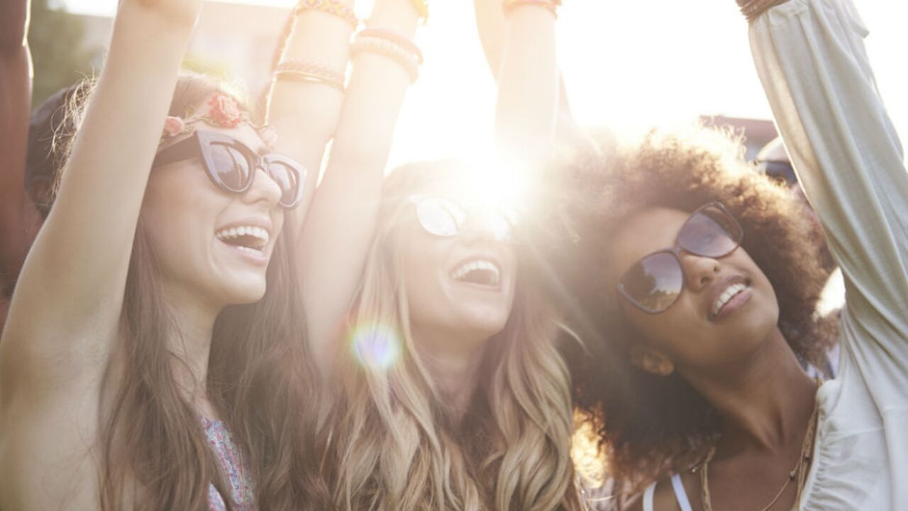 Illustratie voor: Volgens jouw sterrenbeeld is dit jouw zomerhit van 2019