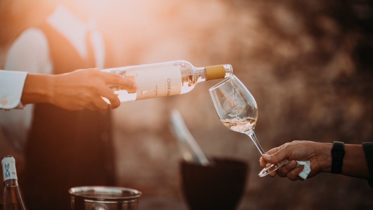 Illustratie voor: Ervaar hoe het is om mee te doen aan First Dates tijdens het Amsterdam Wine Festival