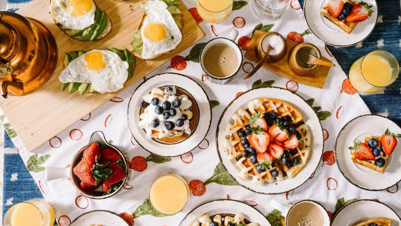 Illustratie voor: 7 buitengewoon goede redenen waarom je ontbijt als avondeten moet eten