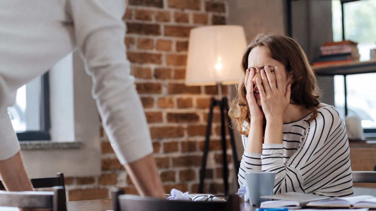 Illustratie voor: Zegt je partner deze 5 dingen? Dan is het tijd om het uit te maken