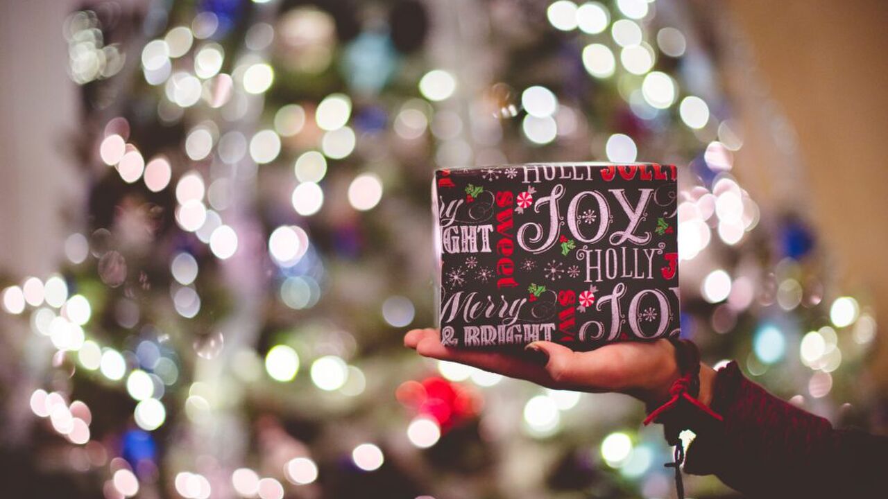 Illustratie voor: 5 kerstcadeau tips voor iedereen die houdt van een borrel