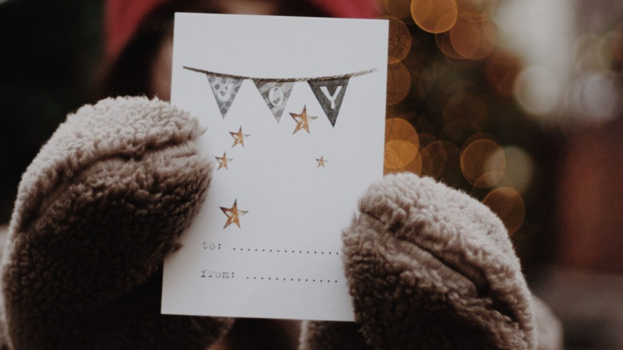 Illustratie voor: Ouderwets een kerstkaart versturen? Hier koop je de leukste