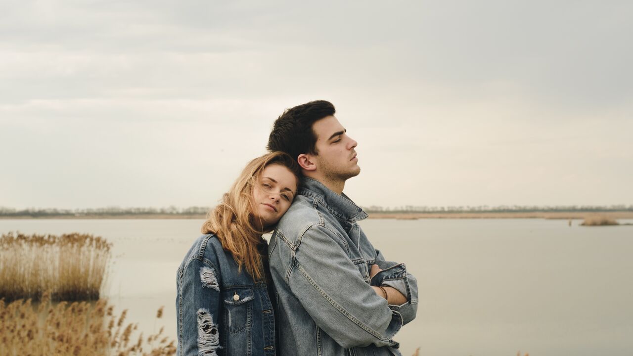 Illustratie voor: Met deze tips kom je zó over je onbeantwoorde liefde heen