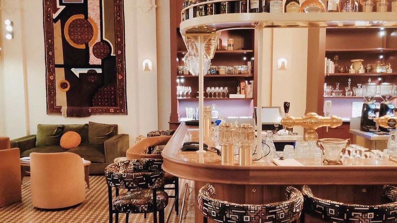Illustratie voor: Dit zijn de leukste hotels in Amsterdam voor een staycation