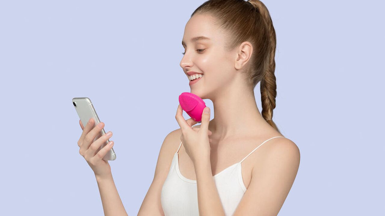 Illustratie voor: WIN: FOREO LUNA mini 3 gezichtsreiniger t.w.v. 159 euro!