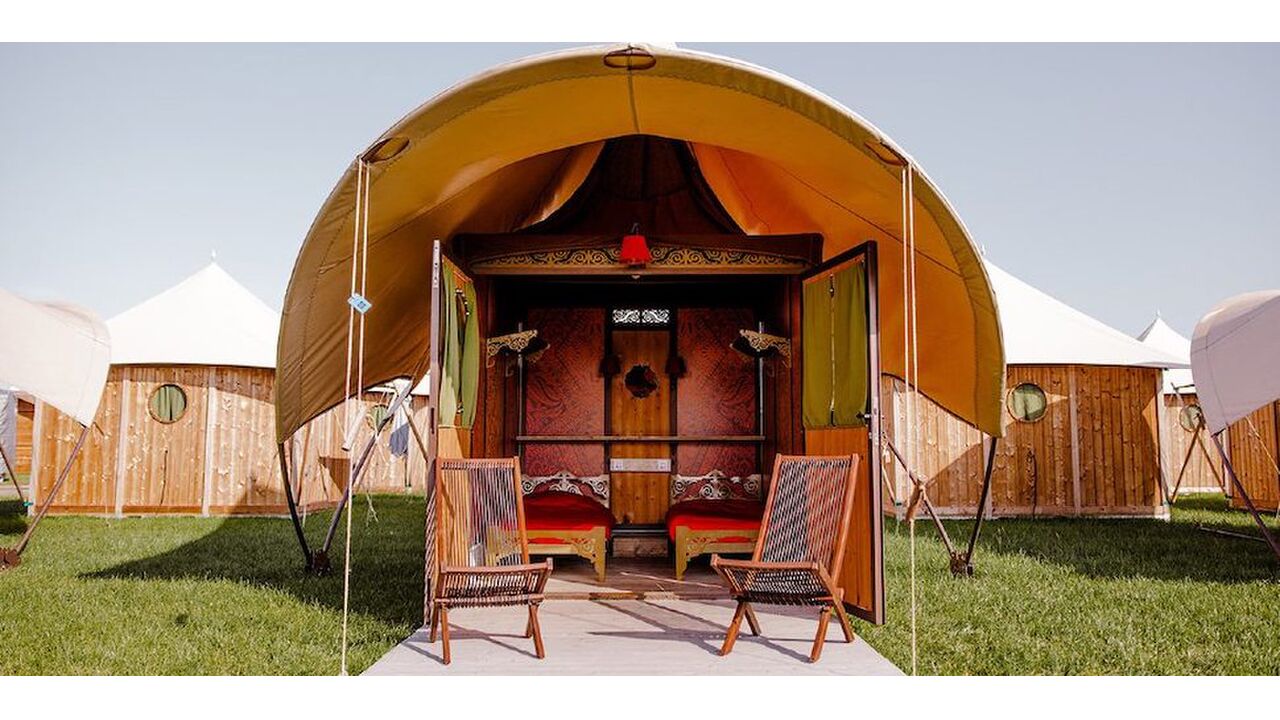Illustratie voor: Oprichters Mysteryland en Defqon.1 organiseren ultieme camping vakantie voor een topzomer