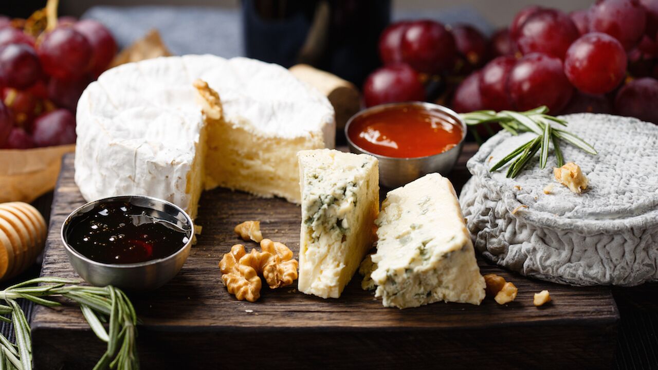 Illustratie voor: Goed nieuws: je kan gewoon nog kaas eten als je wilt afvallen