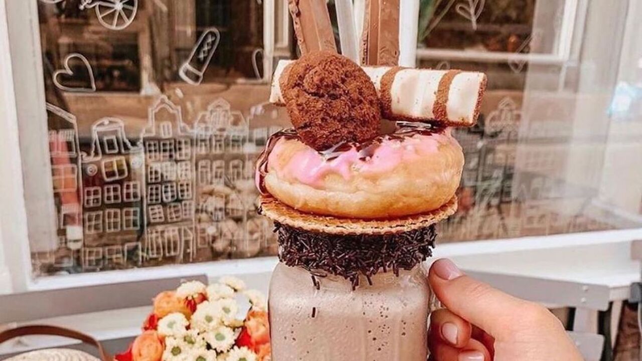 Illustratie voor: 10 x de lekkerste warme chocolademelk in Amsterdam (ja, ook to go)