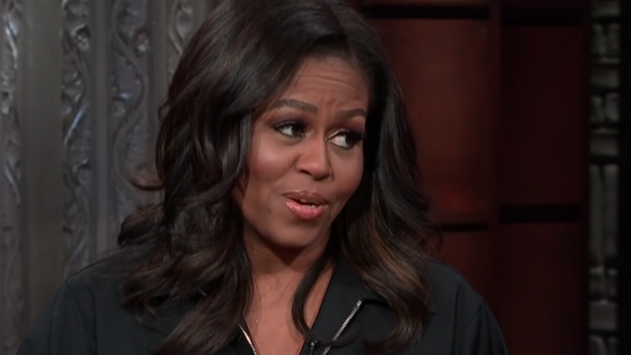Illustratie voor: Adorable: Michelle Obama deelt foto van haar mini-versies