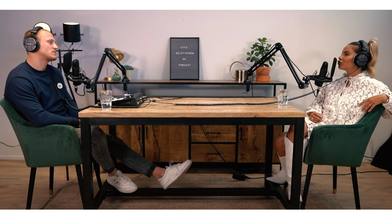 Illustratie voor: Déze BN’ers hebben een eigen podcast die jij nu kunt luisteren